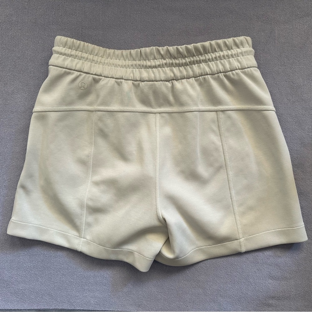 🩷 Lululemon Softstreme High-Rise Short 4"  Size 4 Bone - Picture 6 of 11